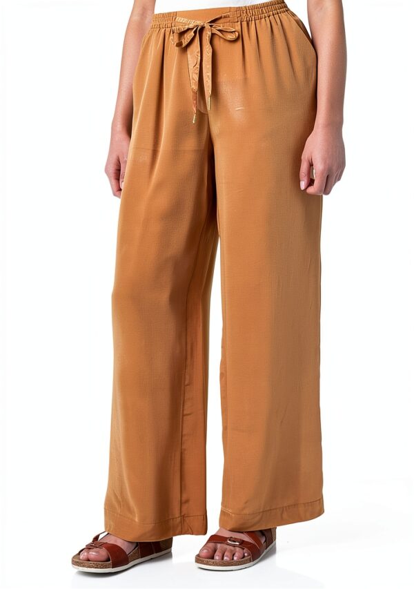 Damen Shorts Noa Noa Seidenoptik Farbe Brown Sugar Gr 40-0