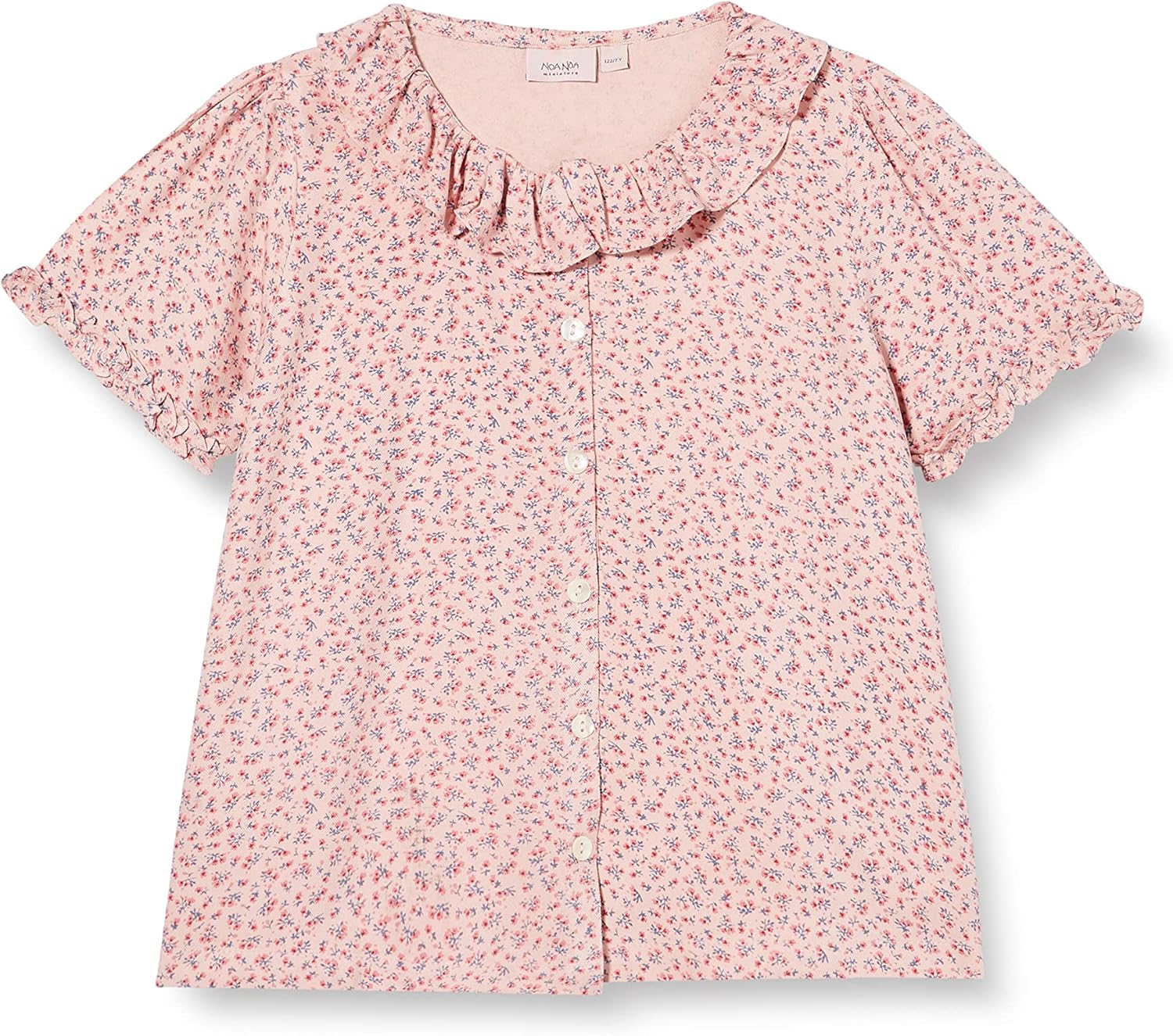 Mädchen trägt Noa Noa Viskose Shirt in Rosa im Garten