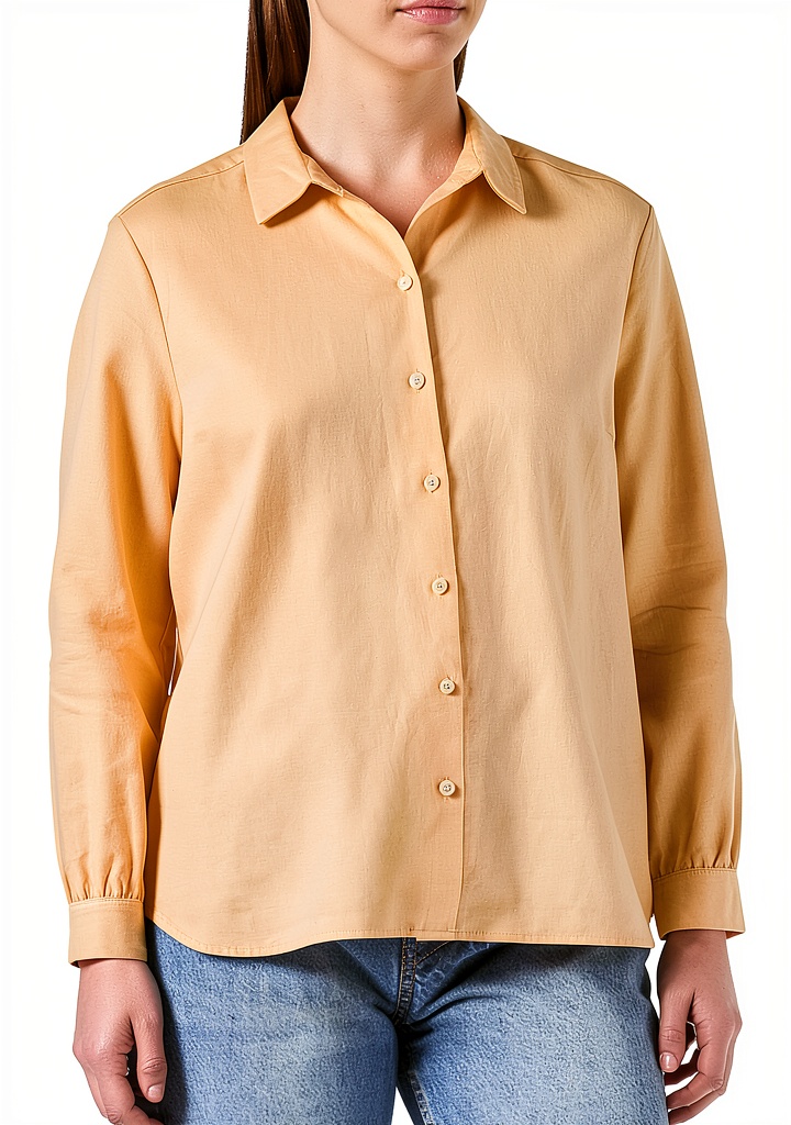 Sheer Linen Bluse im Büro getragen